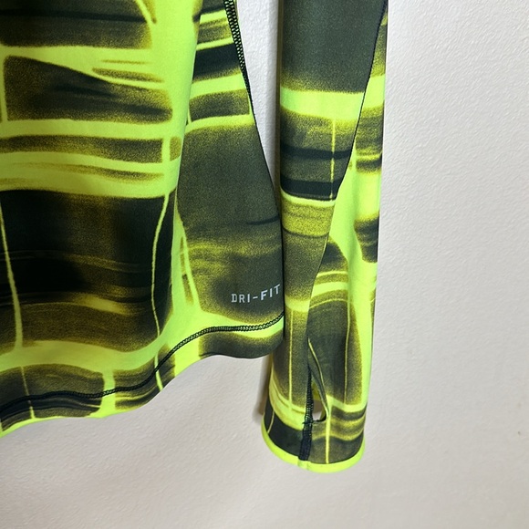 Nike Pro Multi Green Neon Quarter Zip Lightweight Womens Size Large Thumbholes - Picture 6 of 7